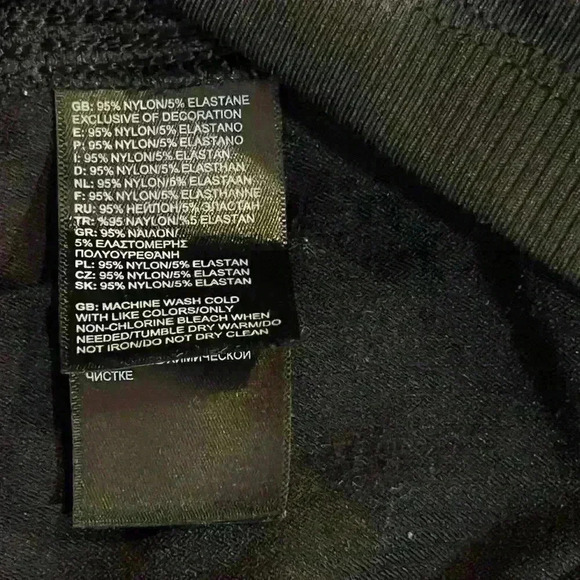 Women’s The North Face black activewear drawstring shorts. Size XS - Picture 7 of 8